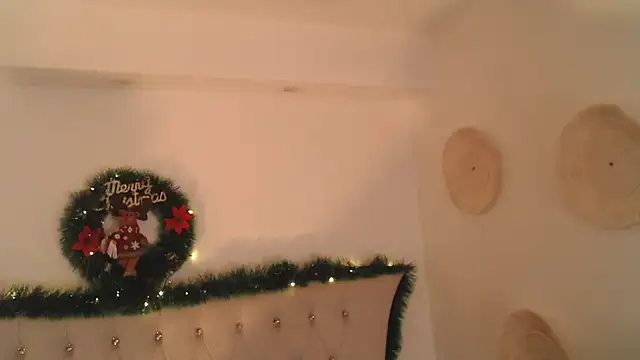 Snapshot of SalvadorFit chatting on December 2025 08:36:02 PM SalvadorFit online show from December 2025 08:36:02 PM