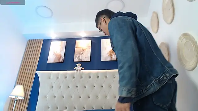 SalvadorFit online show from April 2026 08:10:02 PM