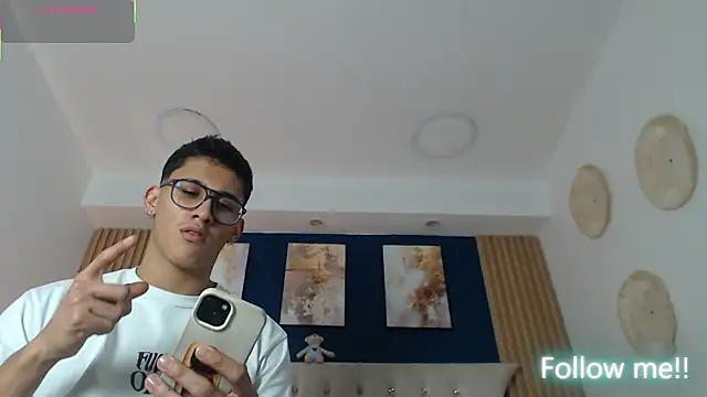 SalvadorFit online show from March 2026 08:32:01 PM