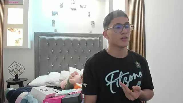 SalvadorFit online show from February 2026 08:38:01 PM