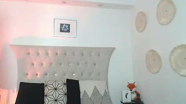 Snapshot of SalvadorFit chatting on November 2025 08:42:02 PM SalvadorFit online show from November 2025 08:42:02 PM