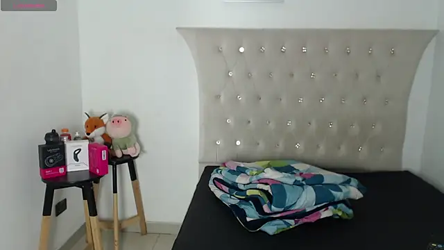 Snapshot of SalvadorFit chatting on November 2025 08:42:02 PM SalvadorFit online show from November 2025 08:42:02 PM