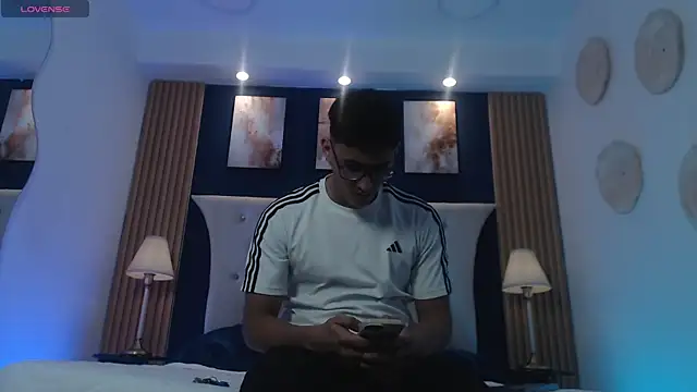 SalvadorFit online show from April 2026 08:02:01 PM