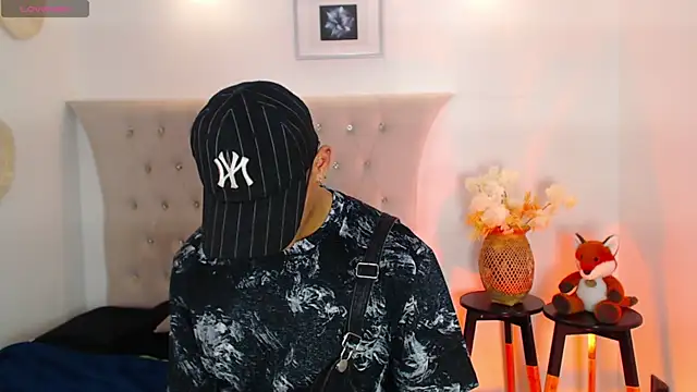 Snapshot of SalvadorFit chatting on September 2025 08:36:02 PM SalvadorFit online show from September 2025 08:36:02 PM