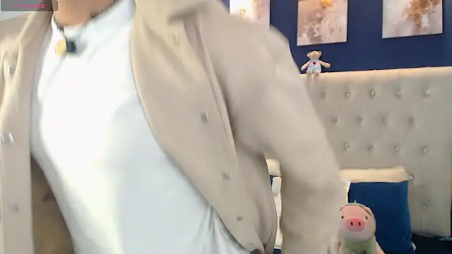 SalvadorFit online show from April 2026 08:37:02 PM