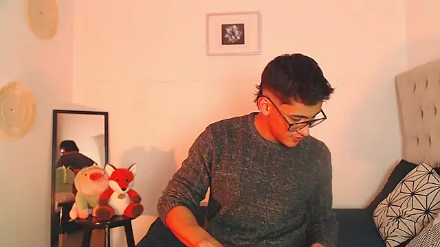 Snapshot of SalvadorFit chatting on November 2025 08:47:02 PM SalvadorFit online show from November 2025 08:47:02 PM