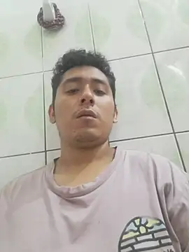 Snapshot of latinbigcock1_ chatting on October 2025 01:57:01 AM latinbigcock1 online show from October 2025 01:57:01 AM