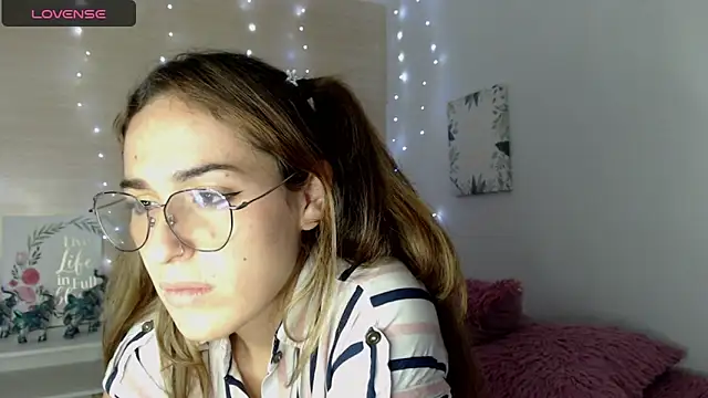 kat desiree online show from November 2025 06:01:01 AM