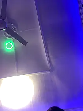 Daavikolovivi online show from October 2025 02:02:01 AM