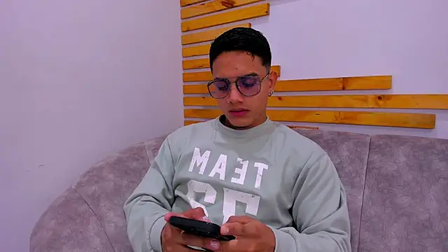 axel vega online show from September 2025 07:09:02 PM