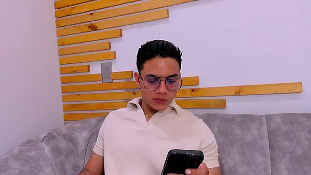 axel vega online show from October 2025 01:12:02 PM