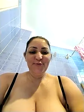 Snapshot of Lunita86 chatting on January 2026 02:11:02 PM Lunita86 online show from January 2026 02:11:02 PM