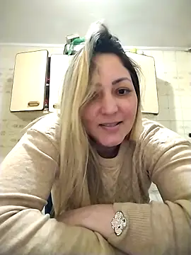 Snapshot of Lunita86 chatting on October 2025 10:33:01 PM Lunita86 online show from October 2025 10:33:01 PM