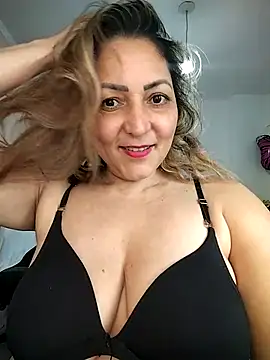 Snapshot of Lunita86 chatting on January 2026 10:47:01 PM Lunita86 online show from January 2026 10:47:01 PM