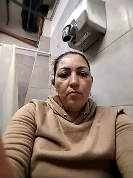 Lunita86 online show from April 2026 03:50:02 PM