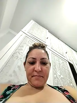 Lunita86 online show from May 2026 12:53:02 PM