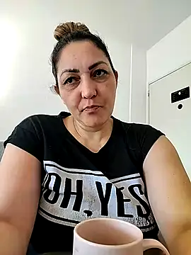 Lunita86 online show from April 2026 12:51:02 PM