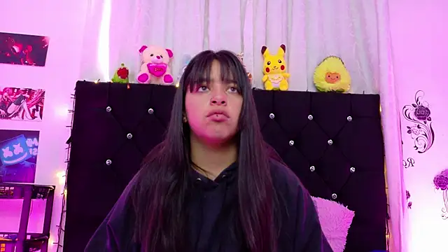 Snapshot of queen_salomme chatting on October 2025 11:23:01 AM queen salomme online show from October 2025 11:23:01 AM