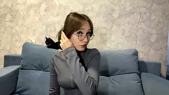 Snapshot of SetsukoBuddemeyer chatting on November 2025 10:51:02 AM SetsukoBuddemeyer online show from November 2025 10:51:02 AM