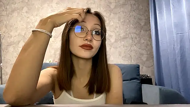 Snapshot of SetsukoBuddemeyer chatting on October 2025 11:29:02 AM SetsukoBuddemeyer online show from October 2025 11:29:02 AM