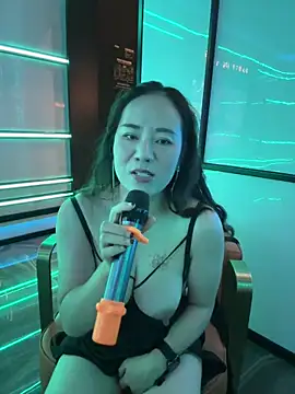Kayla-love online show from October 2025 04:57:01 AM