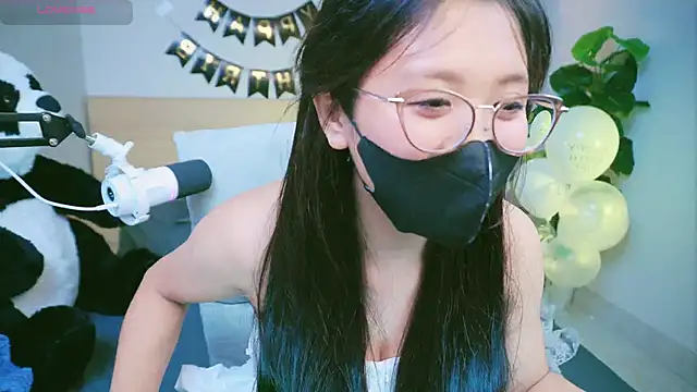 Cherry-26 online show from November 2025 04:12:01 PM