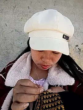 Snapshot of tulipsexy chatting on December 2025 03:21:01 AM tulipsexy online show from December 2025 03:21:01 AM