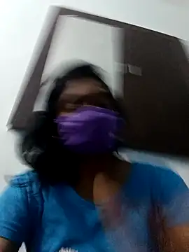 Snapshot of honeyqueen143 chatting on December 2025 05:23:02 PM honeyqueen143 online show from December 2025 05:23:02 PM