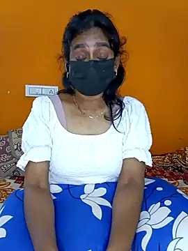 Snapshot of honeyqueen143 chatting on September 2025 07:36:02 AM honeyqueen143 online show from September 2025 07:36:02 AM