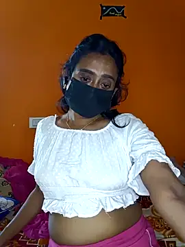 Snapshot of honeyqueen143 chatting on September 2025 04:41:01 AM honeyqueen143 online show from September 2025 04:41:01 AM