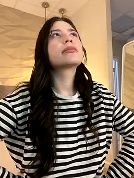 Valerie Ohara online show from October 2025 04:35:01 AM