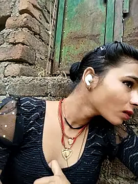 Snapshot of R_Roshni chatting on October 2025 05:31:02 AM R Roshni online show from October 2025 05:31:02 AM