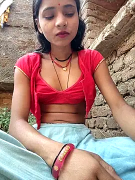 Snapshot of R_Roshni chatting on May 2026 02:37:02 AM R Roshni online show from May 2026 02:37:02 AM