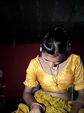 Snapshot of R_Roshni chatting on September 2025 05:03:01 AM R Roshni online show from September 2025 05:03:01 AM