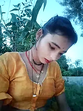 Snapshot of R_Roshni chatting on October 2025 12:50:02 PM R Roshni online show from October 2025 12:50:02 PM