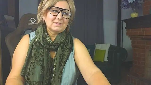 Snapshot of Marta_Wils chatting on November 2025 04:01:02 AM Marta Wils online show from November 2025 04:01:02 AM