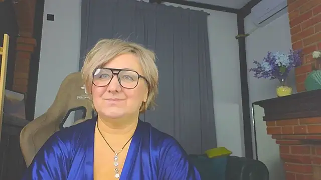 Snapshot of Marta_Wils chatting on November 2025 10:08:01 AM Marta Wils online show from November 2025 10:08:01 AM