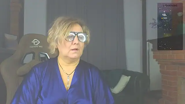 Snapshot of Marta_Wils chatting on December 2025 06:37:02 AM Marta Wils online show from December 2025 06:37:02 AM