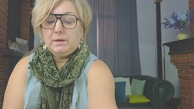 Snapshot of Marta_Wils chatting on November 2025 03:12:02 AM Marta Wils online show from November 2025 03:12:02 AM