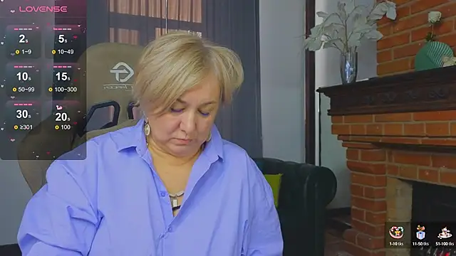 Snapshot of Marta_Wils chatting on October 2025 02:59:01 AM Marta Wils online show from October 2025 02:59:01 AM