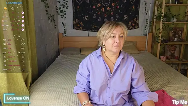 Snapshot of Marta_Wils chatting on October 2025 03:08:02 AM Marta Wils online show from October 2025 03:08:02 AM