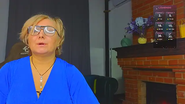 Snapshot of Marta_Wils chatting on November 2025 03:34:02 AM Marta Wils online show from November 2025 03:34:02 AM