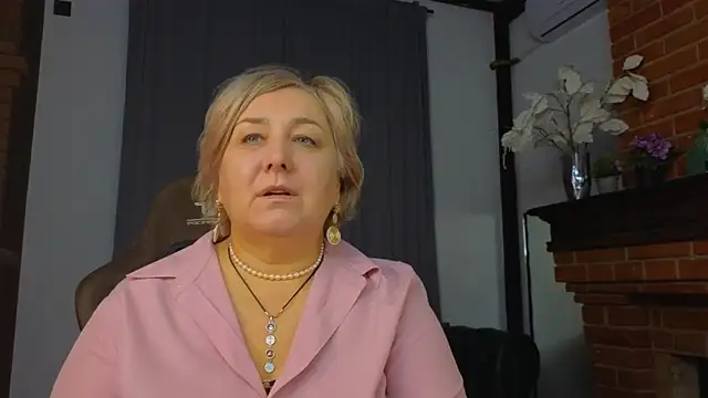 Snapshot of Marta_Wils chatting on October 2025 12:55:02 AM Marta Wils online show from October 2025 12:55:02 AM