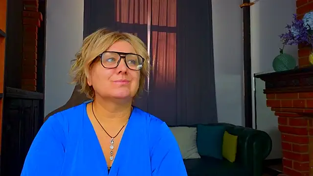 Snapshot of Marta_Wils chatting on November 2025 02:59:02 AM Marta Wils online show from November 2025 02:59:02 AM