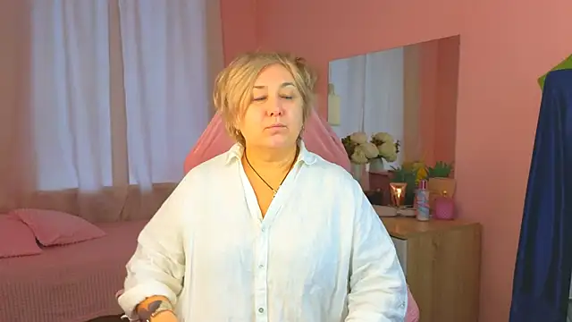 Snapshot of Marta_Wils chatting on October 2025 02:12:02 AM Marta Wils online show from October 2025 02:12:02 AM