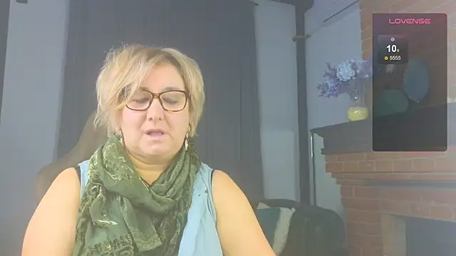 Snapshot of Marta_Wils chatting on November 2025 04:11:02 AM Marta Wils online show from November 2025 04:11:02 AM