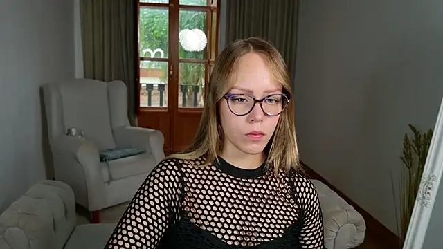 Snapshot of Naughty_Kitti chatting on October 2025 07:21:01 AM Naughty Kitti online show from October 2025 07:21:01 AM