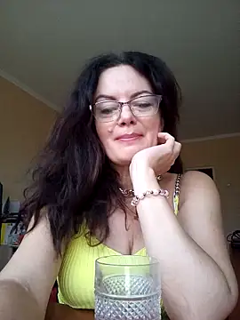 Snapshot of ValeriaLove43211 chatting on September 2025 03:52:02 PM ValeriaLove43211 online show from September 2025 03:52:02 PM