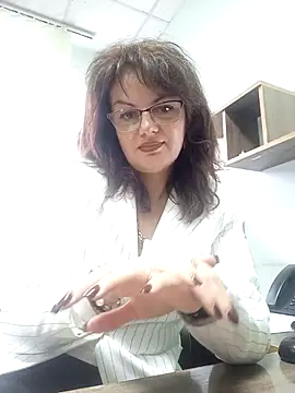 ValeriaLove43211 online show from December 2025 12:29:01 PM