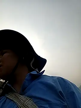 callistra online show from April 2026 01:12:02 AM